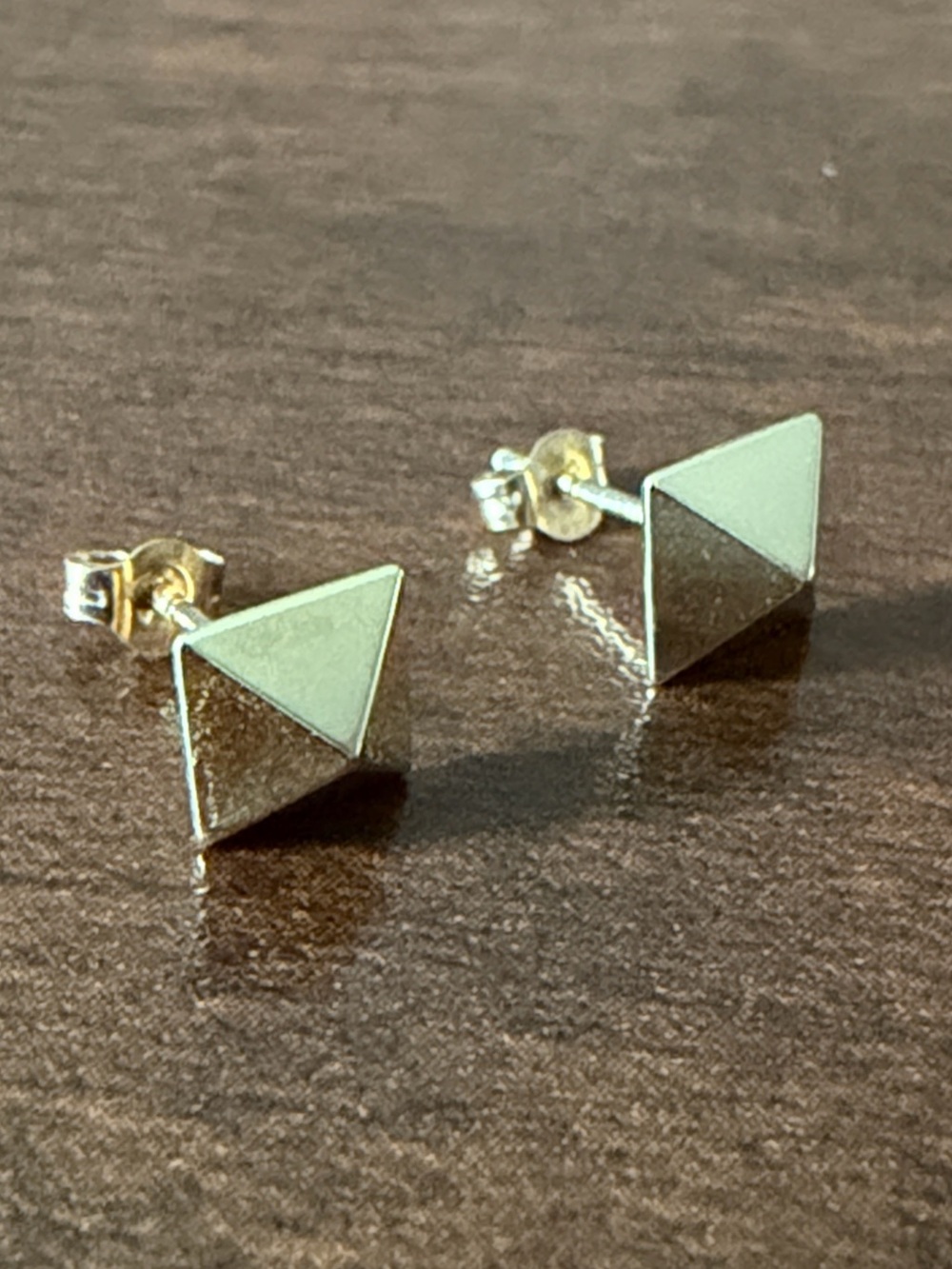 Solid 14K gold classic 5-6 mm pyramid stud earrings